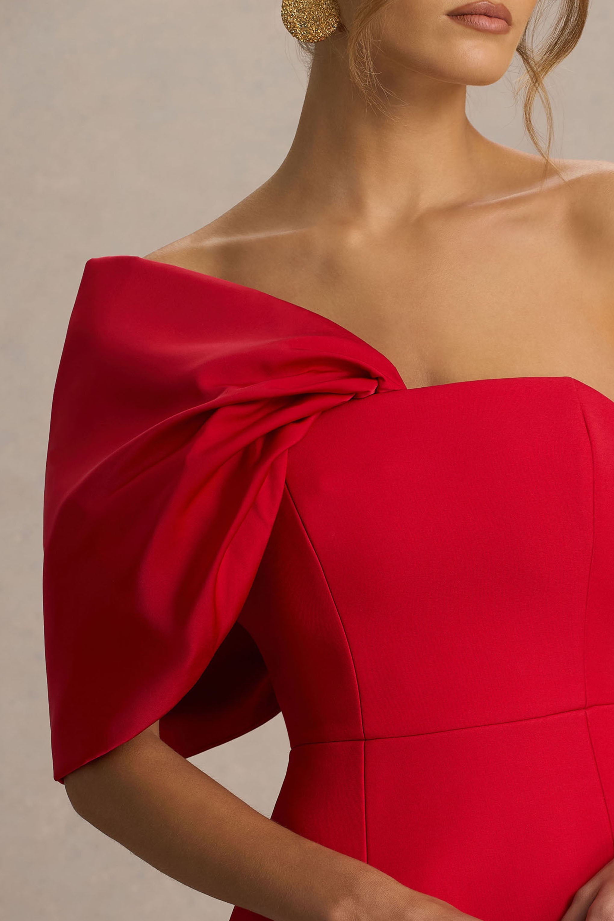 Tindra | Red Bandeau-Neck Mini Dress With Bow Sleeves – Club L