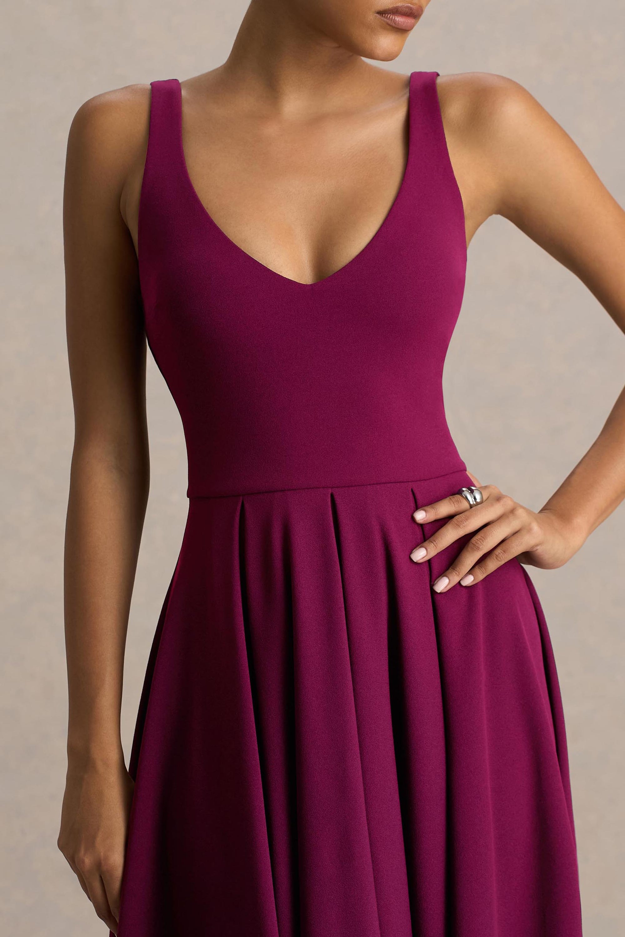 Depths | Burgundy V-Neck Midi Dress – Club L London
