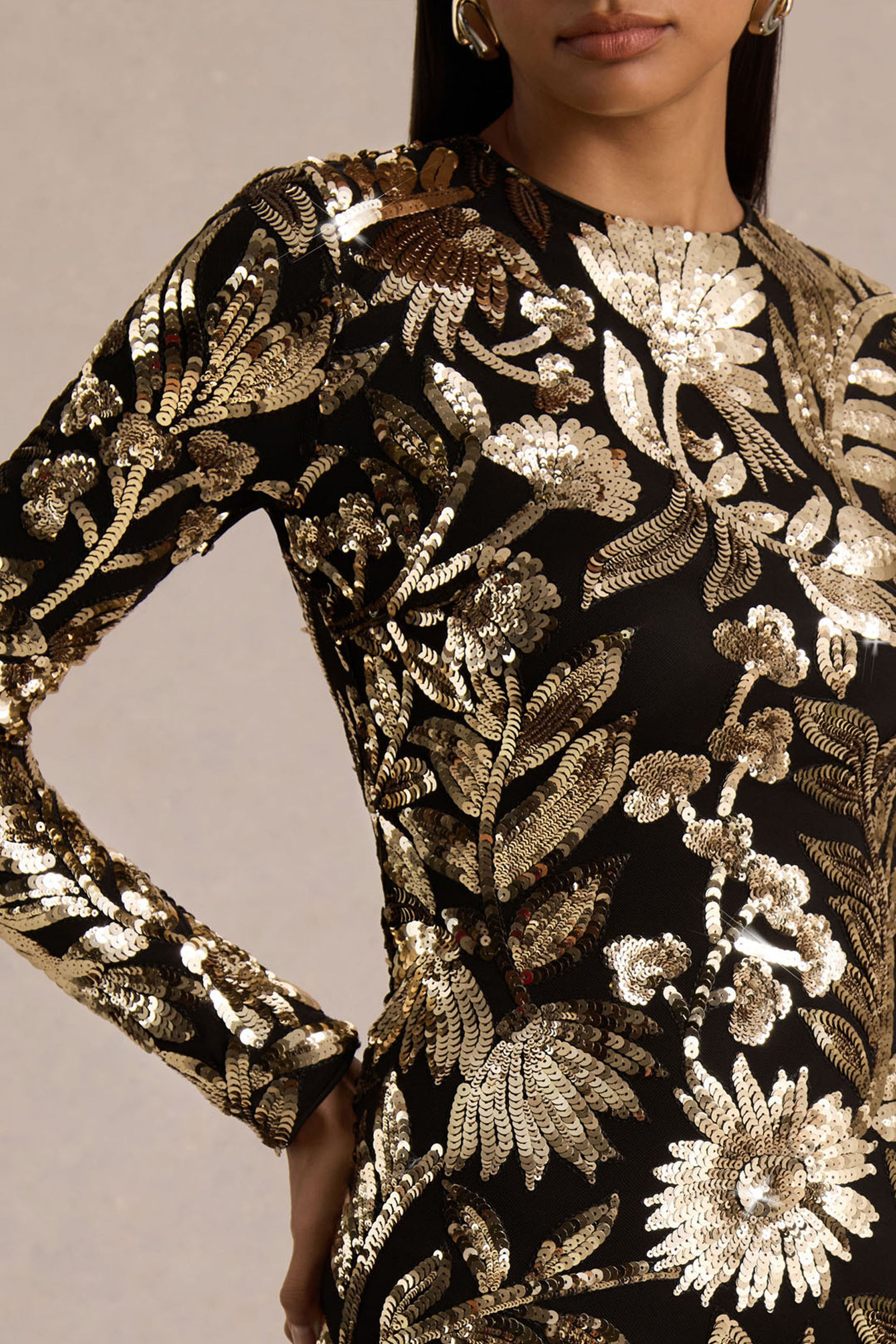 Lara | Black Velvet And Gold Embellished Sequin High-Neck Mini Dress W – Club L London