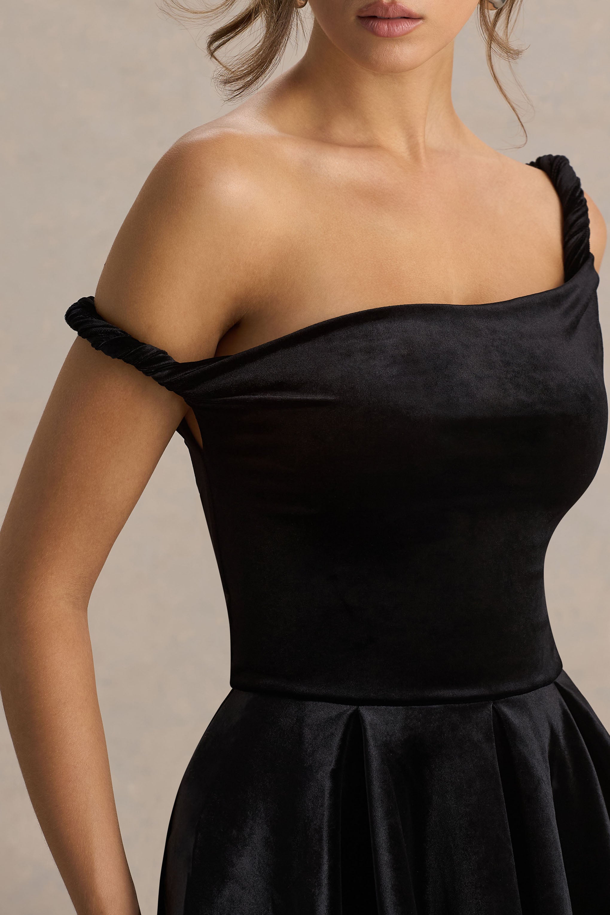 Leticia | Black Asymmetric-Neck Velvet Mini Dress With Twist