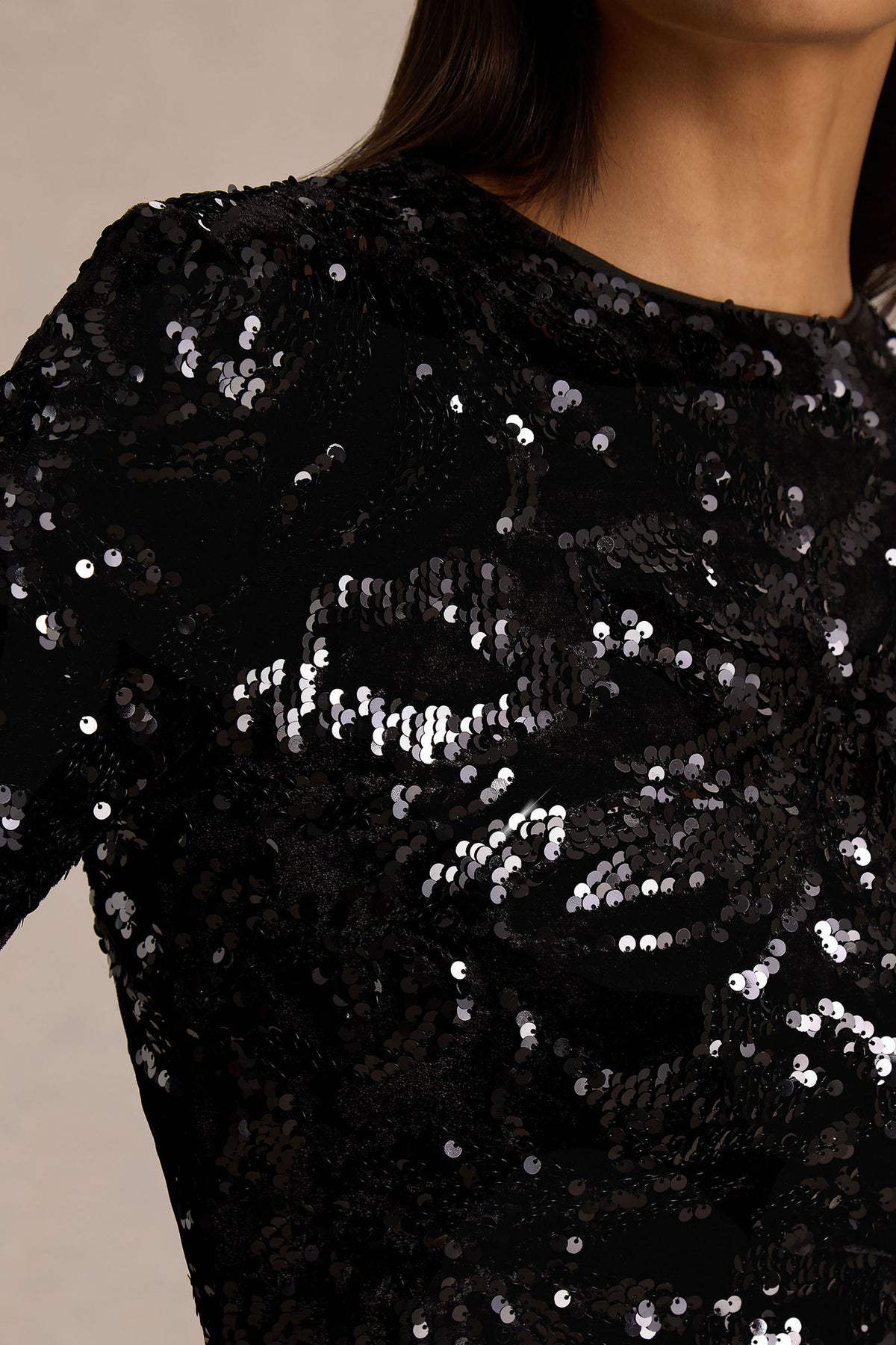 Stardust Black Sequined Velvet Crew-Neck Mini Dress With Feather Tri Club L London - USA Stardust Black Sequined Velvet Crew-Neck Mini Dress With Feather Tri Club L London - USA