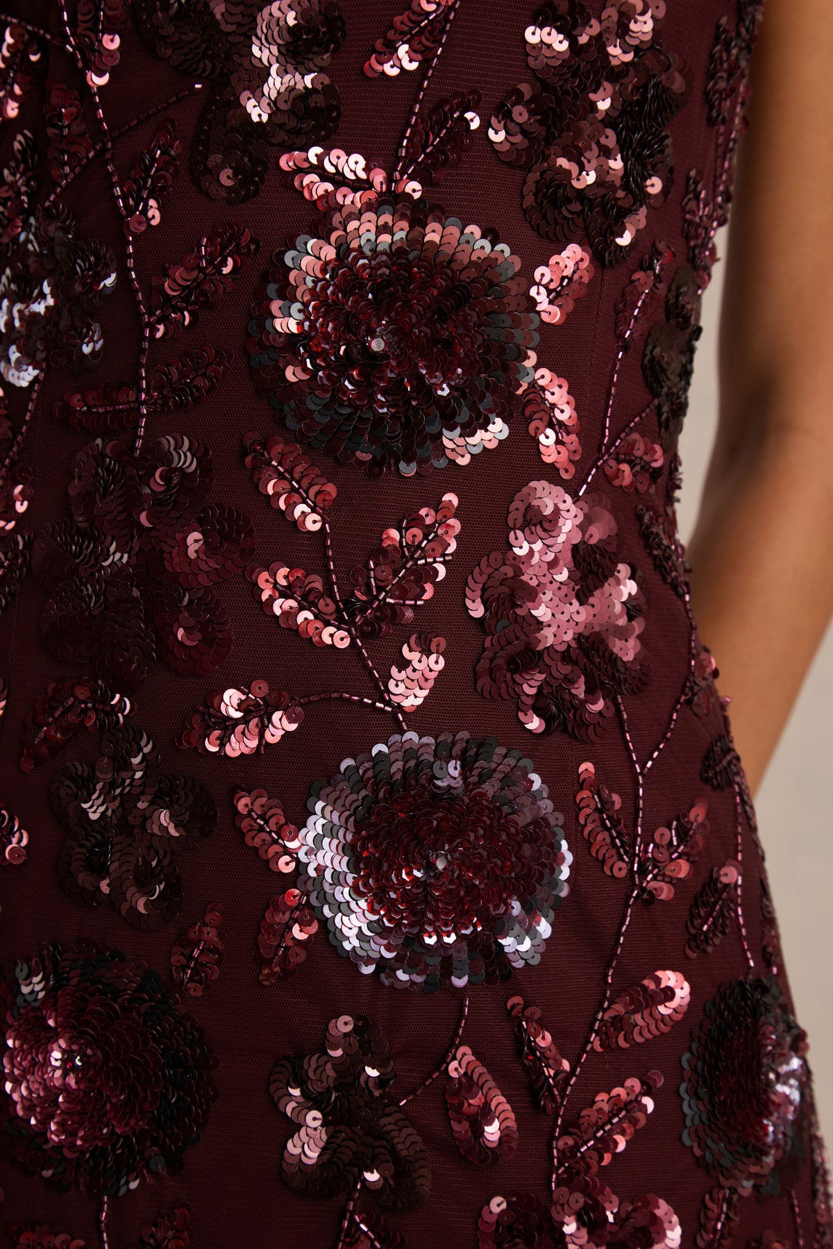 Gemini | Burgundy Floral Sequin Embellished Strappy Maxi Dress - UK 8 Burgundy Gemini | Burgundy Floral Sequin Embellished Strappy Maxi Dress - UK 8 Burgundy