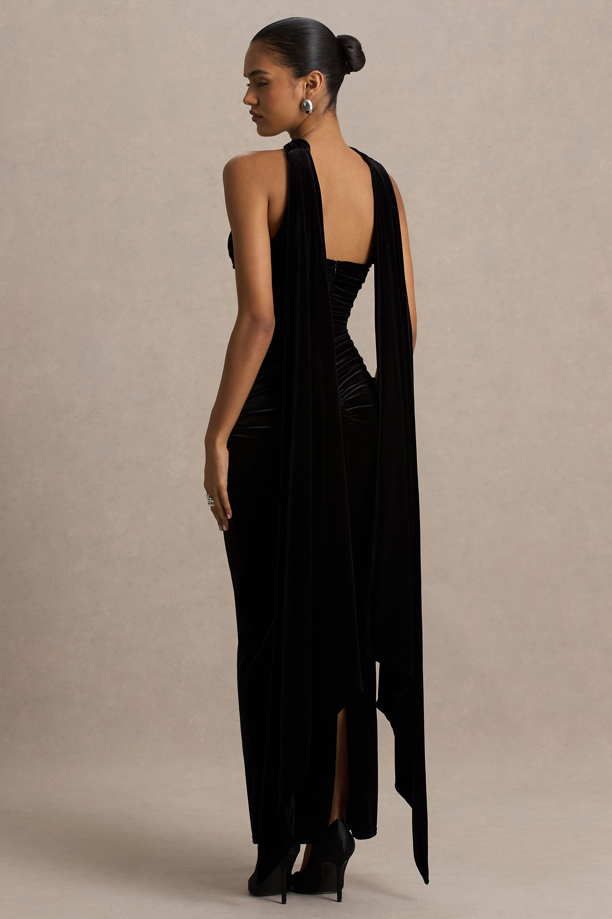Paloma | Black Velvet Bandeau Maxi Dress With Scarf – Club L
