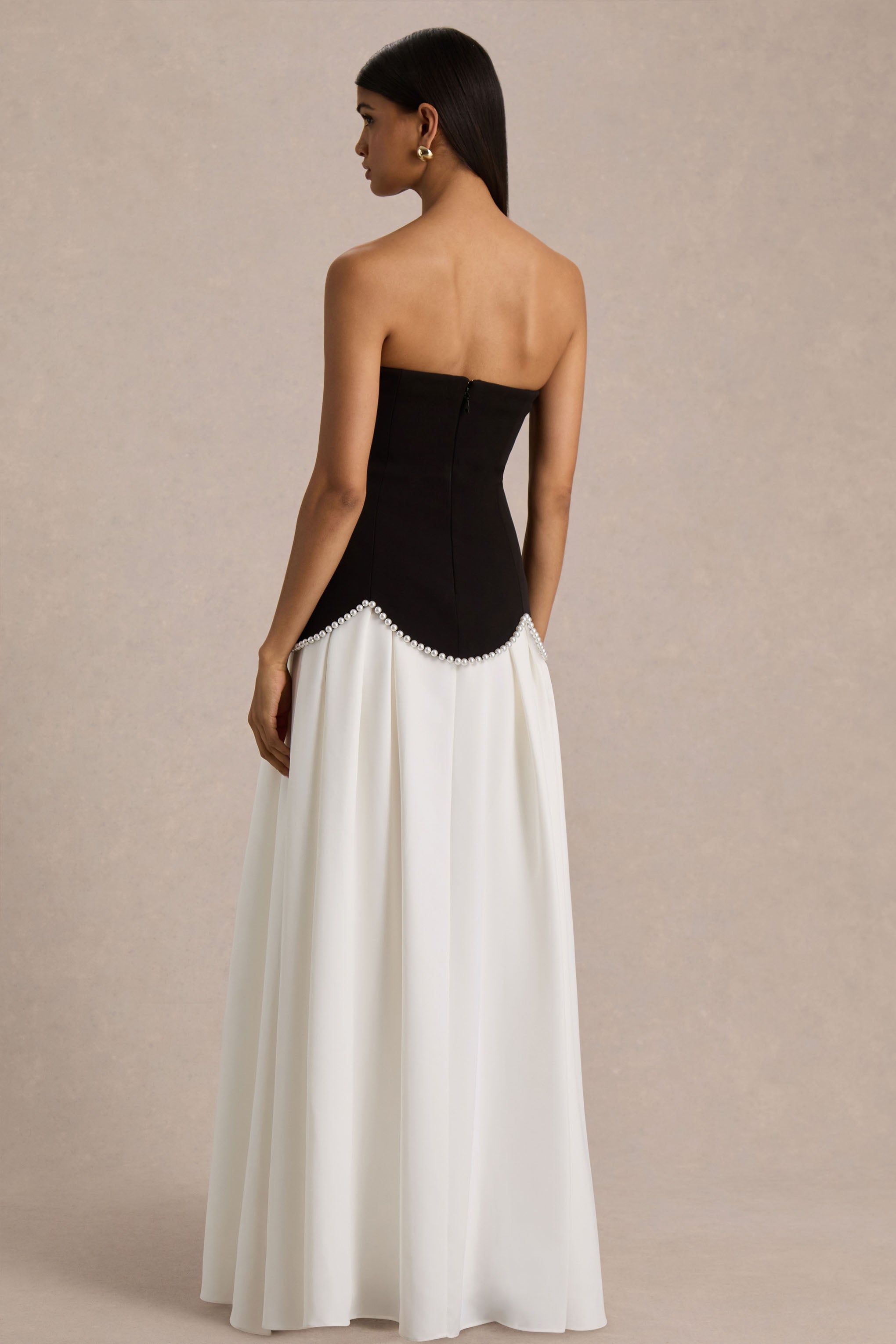 Wendy | Black And White Maxi Dress With Drop-Waist And Pearl