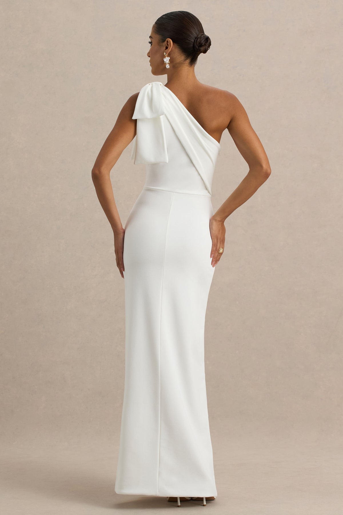 Kiri White One-Shoulder Bow Maxi Dress Club L London - USA Kiri White One-Shoulder Bow Maxi Dress Club L London - USA